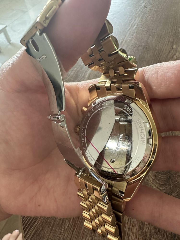 Мъжки часовник Michael Kors - златен
