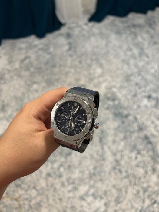 Часы HUBLOT синый черный и метал с синим ременом