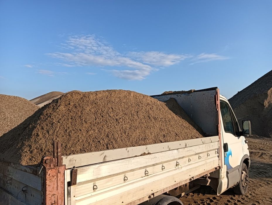 Transport nisip, piatră, balastru,orice tip de sort concasat,moluz, pă