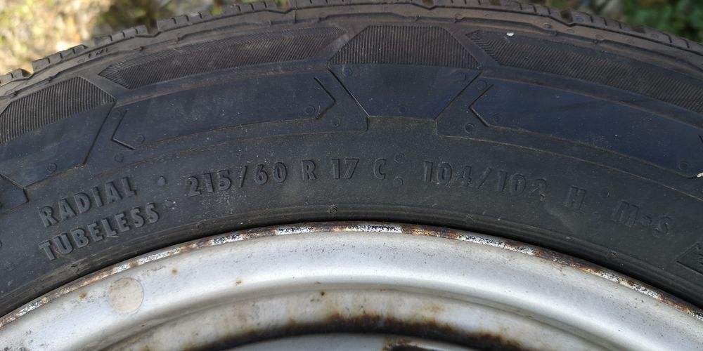 Anvelope 215 60 R 17 C de iarna