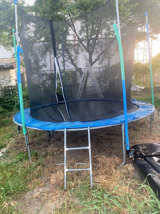 Vând trambulina 3m