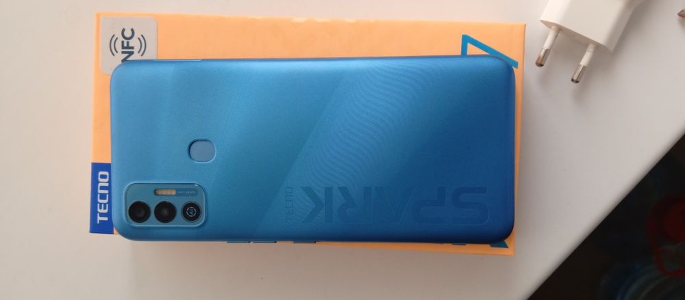Продам смартфон Tecno Spark 7