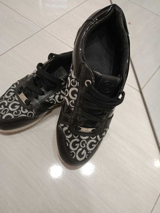 Сникърси Guess 37н