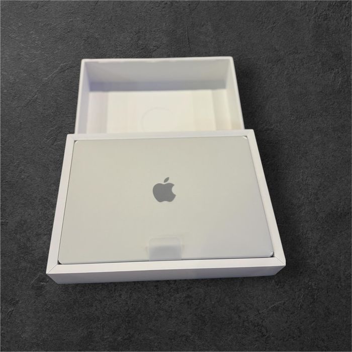 Продавам Аpple mac book pro 14 inch