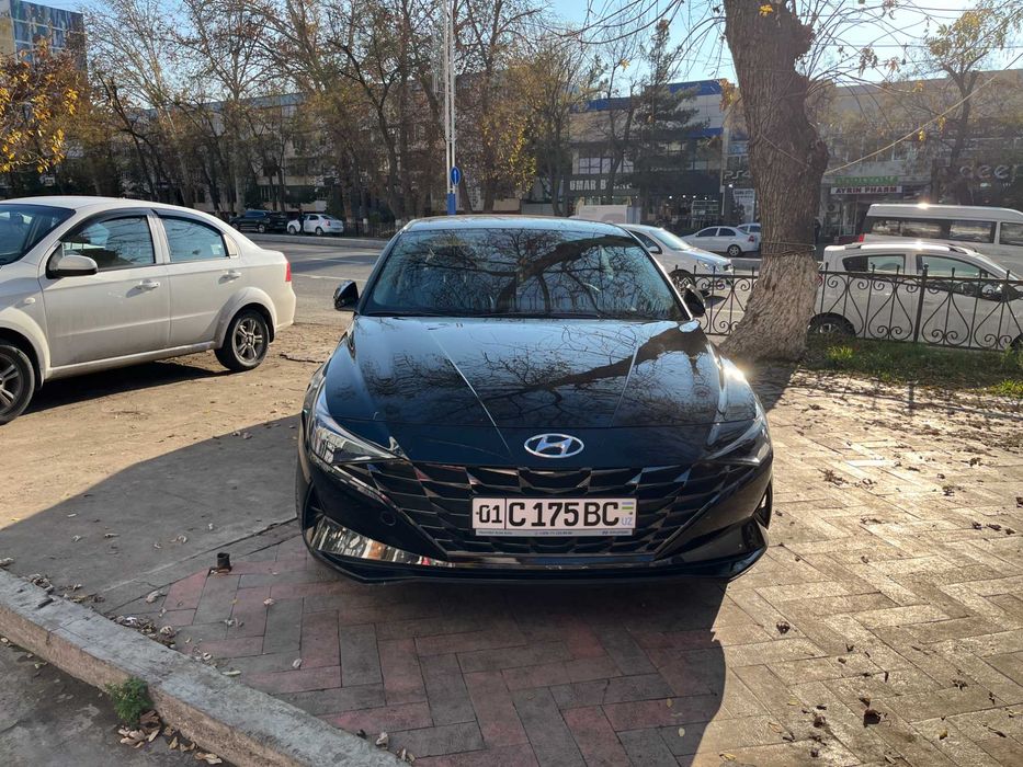 Продаётся Hyundai Elantra 2022
