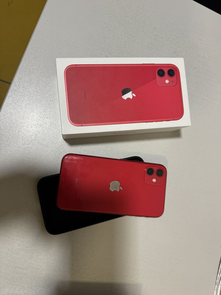 Iphone 11 red.