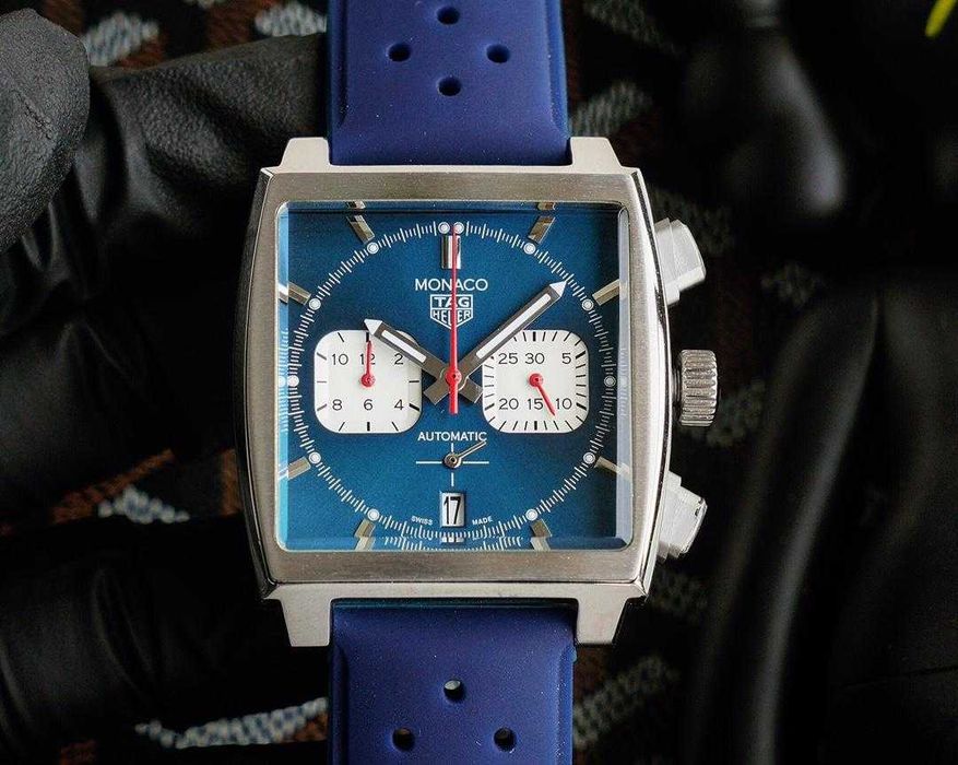 TAG Monaco Calibre 12 с кварцов механизъм