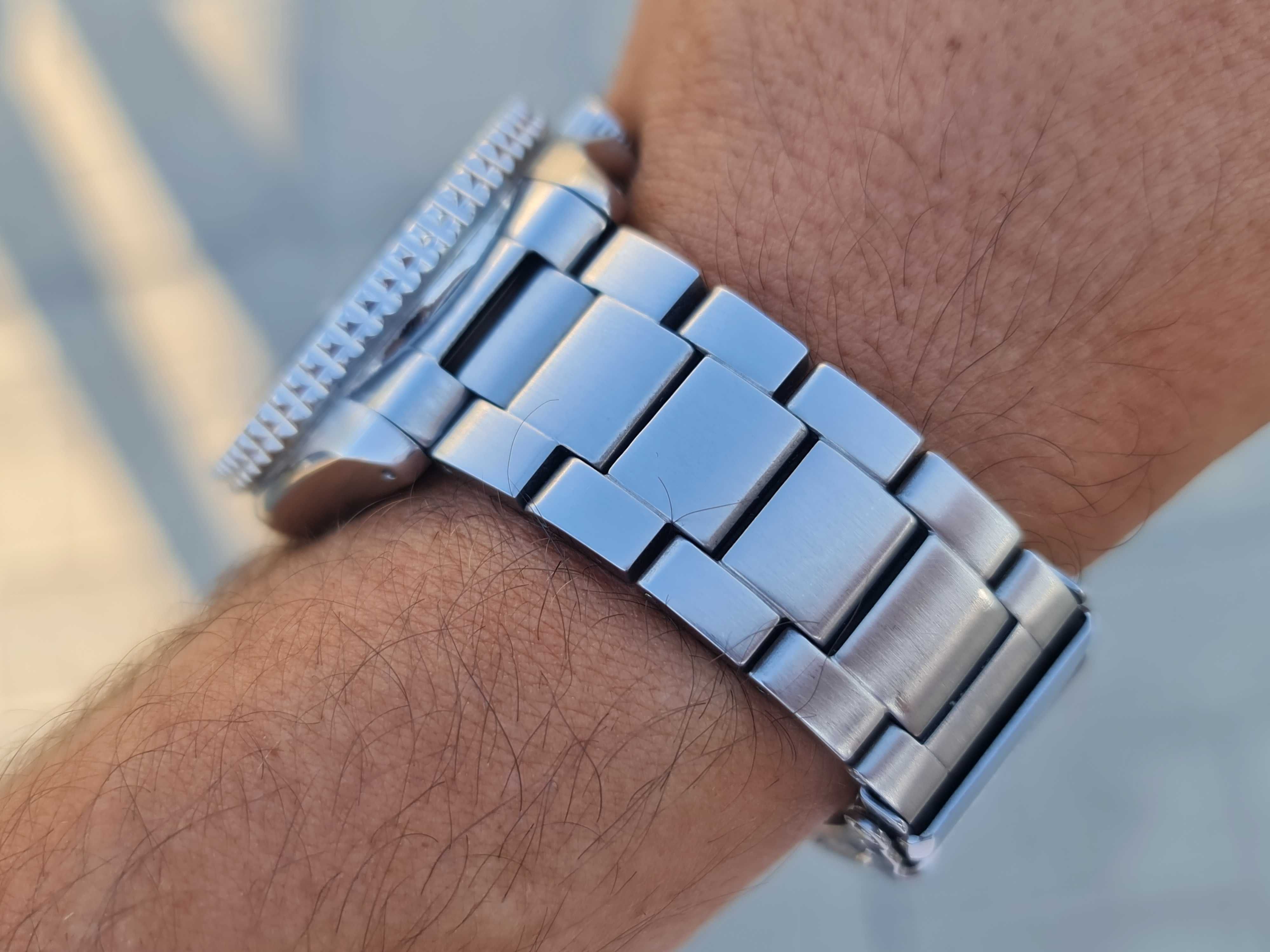 Seiko 5 SRPD53K1 GMT Bezel
