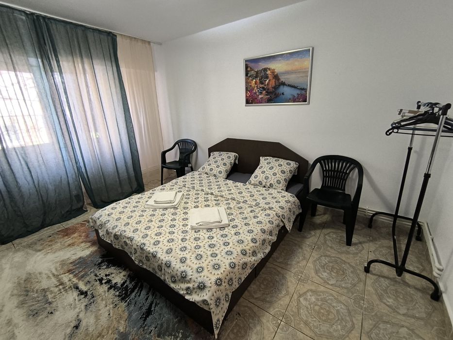 regim hotelier garsoniera decomandata la parter
