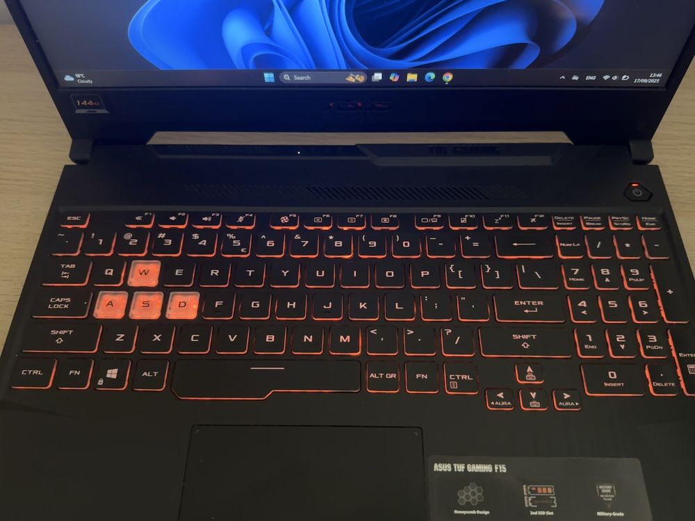Asus TUF F15 1660Ti лаптоп 144Hz