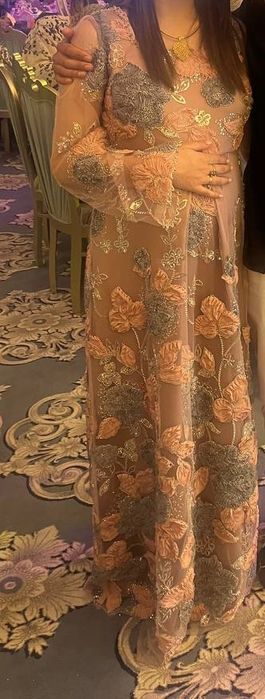 Веречная платья подхотит на размер 50 и беременным