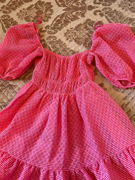 Платье розовое на лето