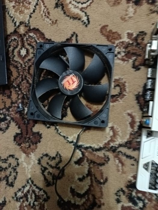 Carcasa pc thermaltake