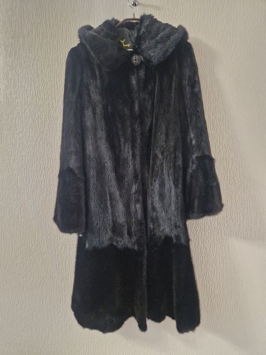 Продам норковую шубу