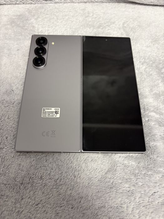 Samsung Galaxy z fold 6