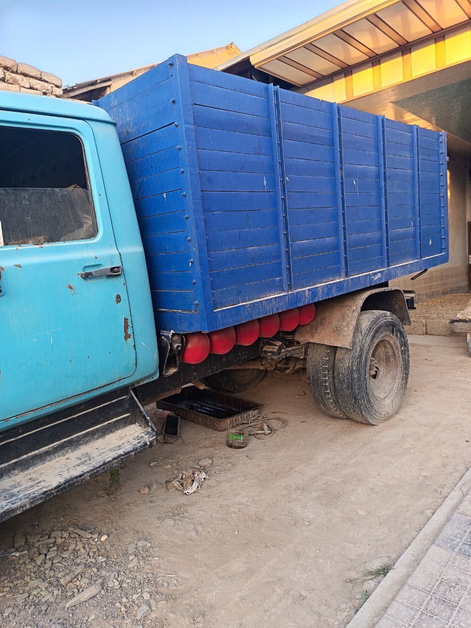 Arzonga beriladi zil 53