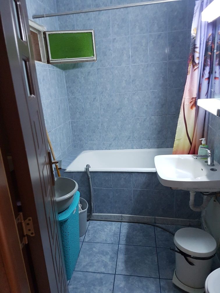 Apartament 3 camere Frigocom liber 1 august