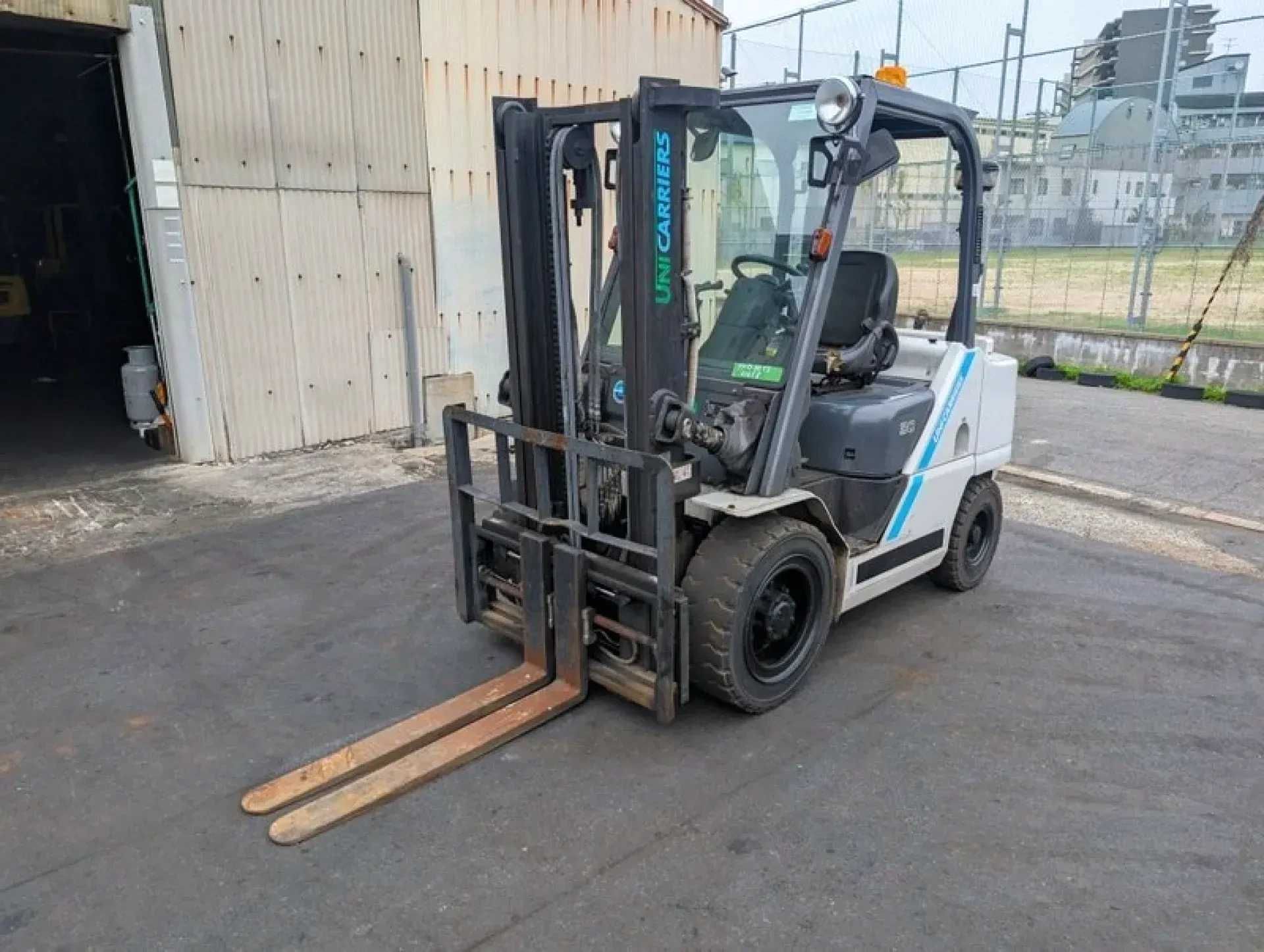 motostivuitor diesel 3 tone Nissan Unicarriers an fab 2020 ore 2000