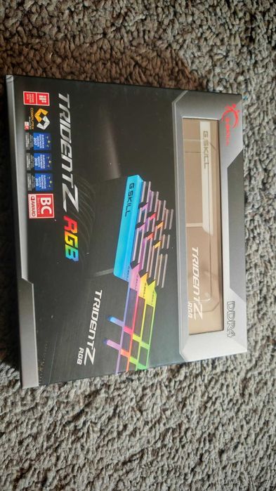 НОВА ! Рам памет G.SKILL Trident Z RGB 32GB (4x8GB) DDR4 3200MHz CL14