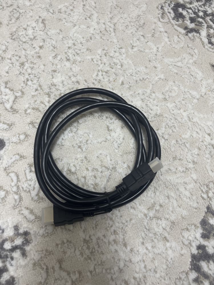HDMI кабель 1м -7шт. 5м-1шт.  VGA кабель -5 метр-1 шт