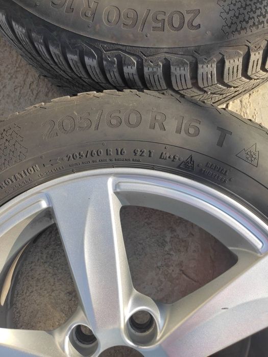 Зимни гуми Continental и оригинални джанти 16’ за Волво