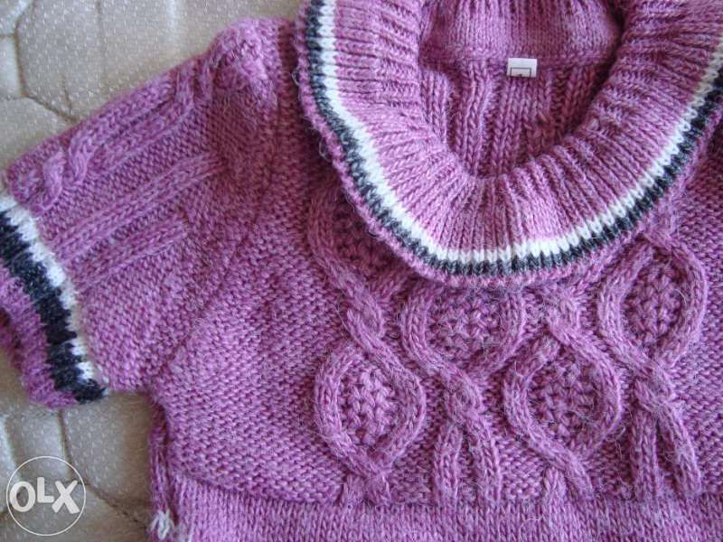 Модерна поличка за малка госпожица и красив блузон за зимата