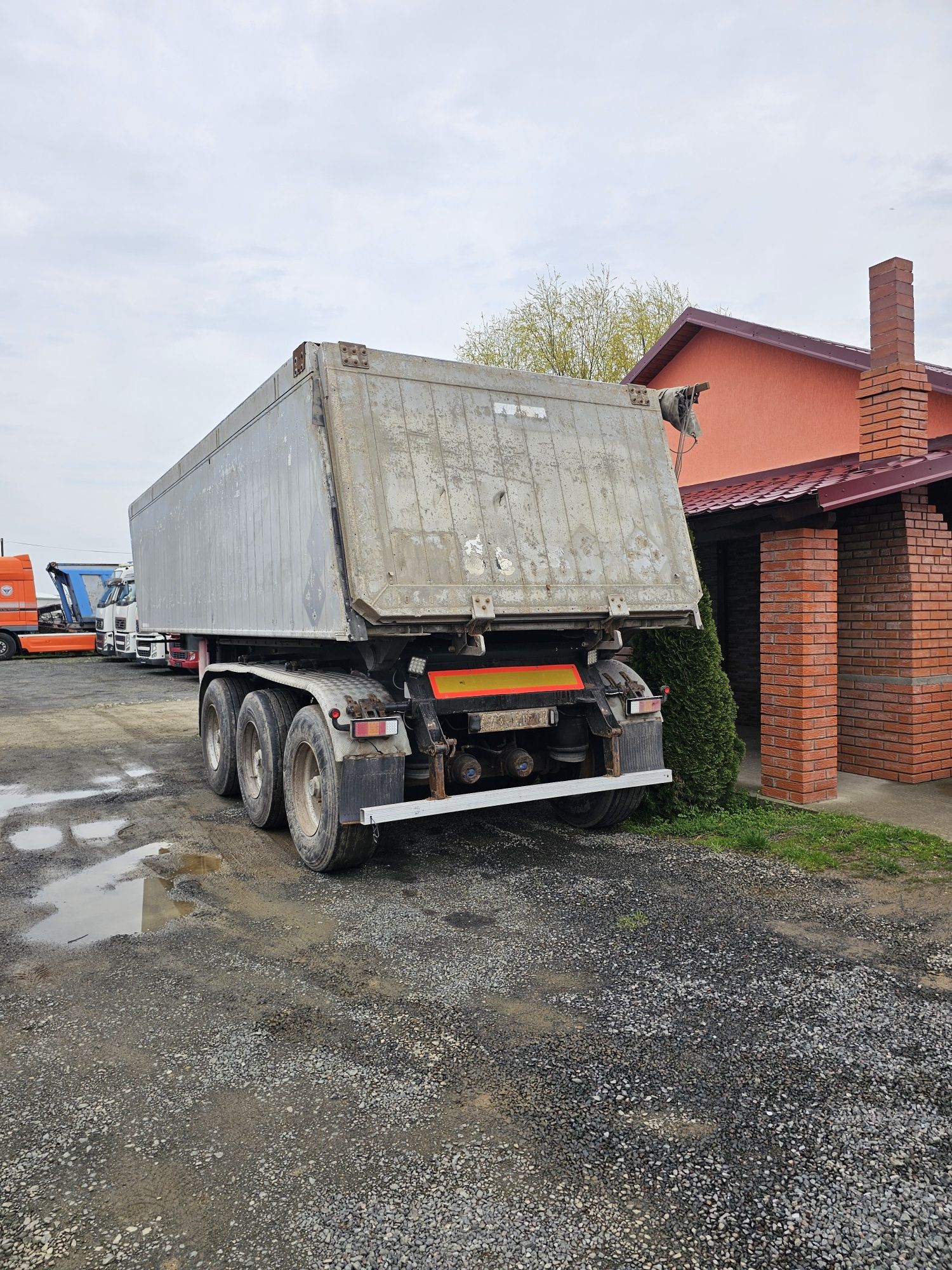 Bena basculabila  Meiller 28 mc