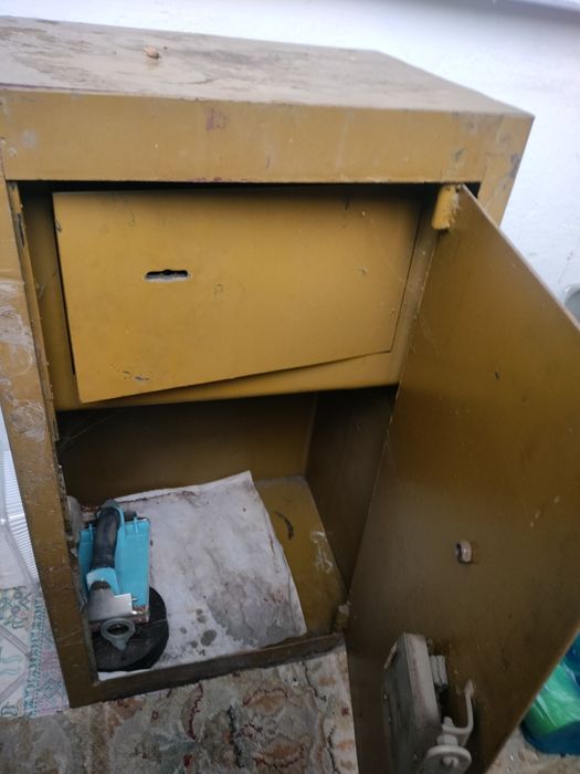 Продам Сейф небольшой