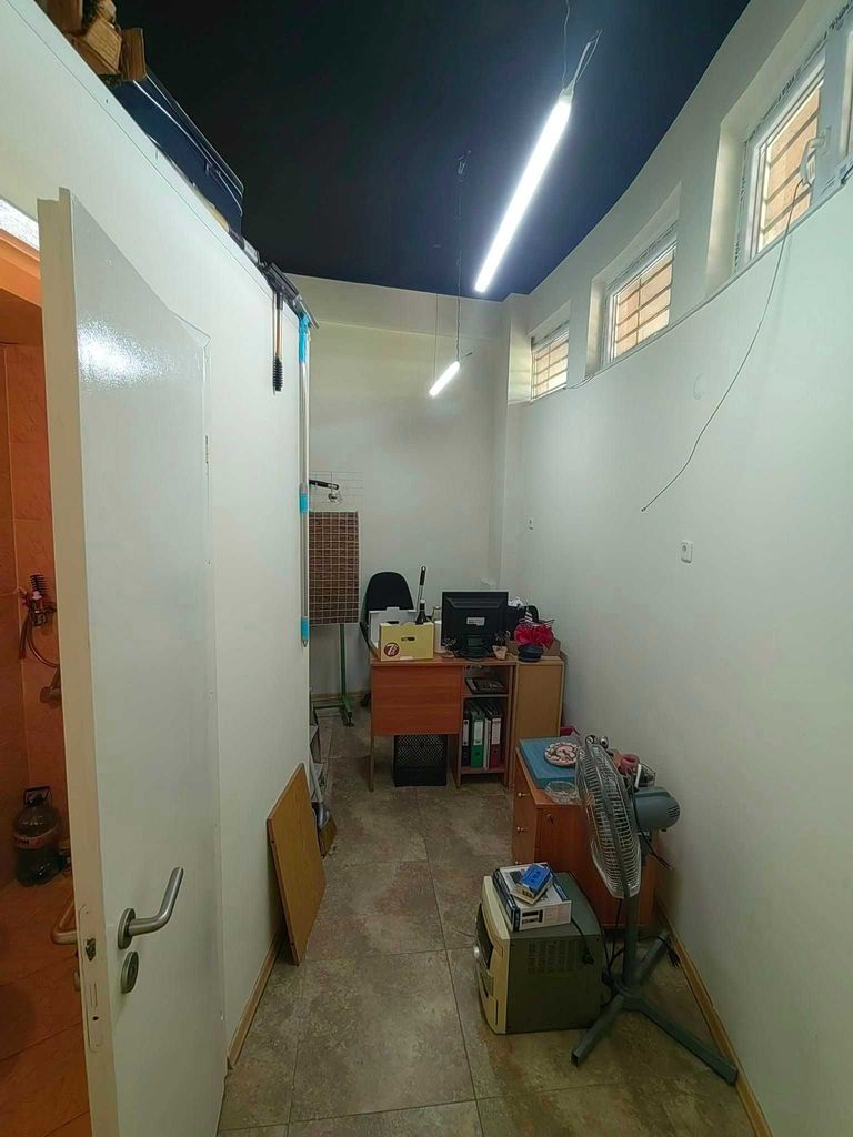 Дава се под наем Офис в София, Център - 43 кв.м за 70000 € - Снимка #2