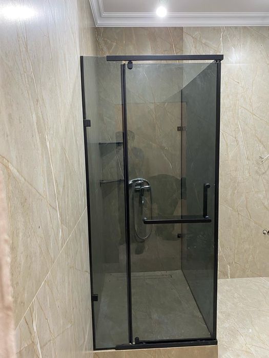 Душевая кабина ,стеклянная шторка ,стеклянная перегородка