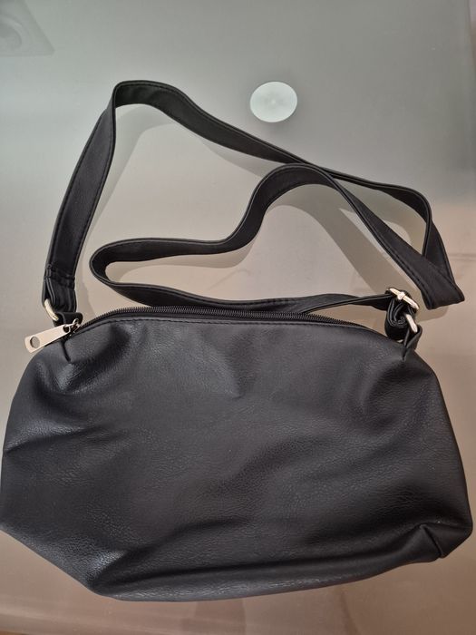 Различни дамски чанти черни