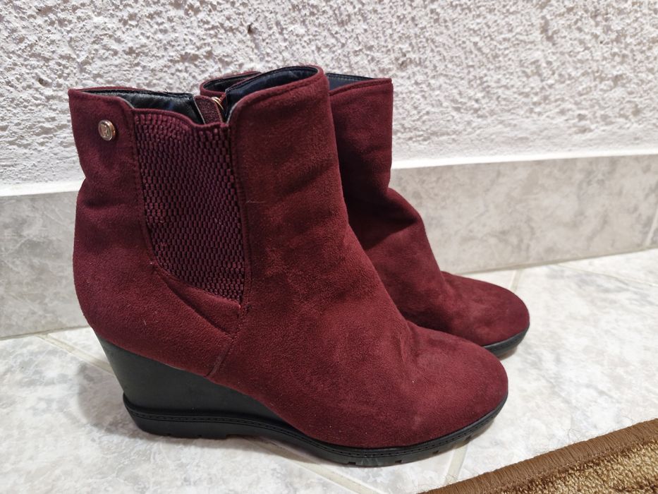 Дамски боти на Tendez, във винено червен цвят, номер 38