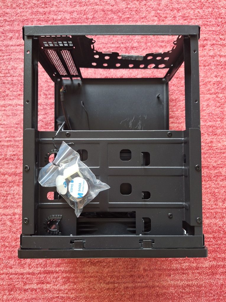 SilverStone SG05 LITE , страхотна ITX кутия!