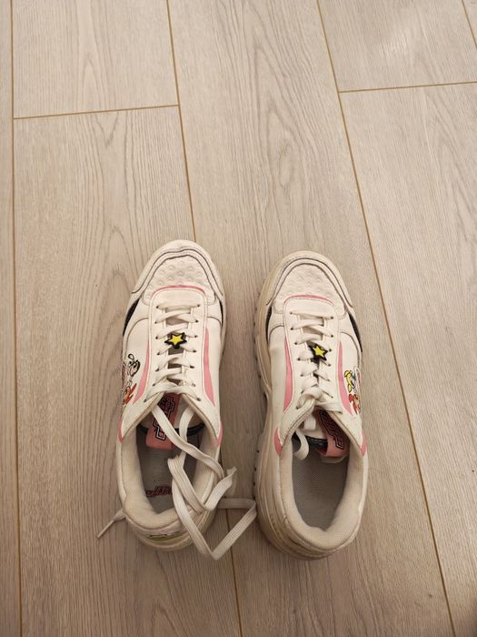 Кроссовки от бершка 37- 38 размер