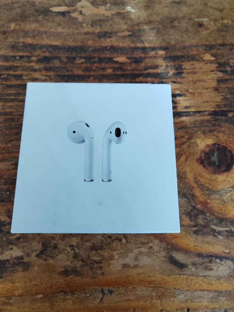 Кутия от AirPods