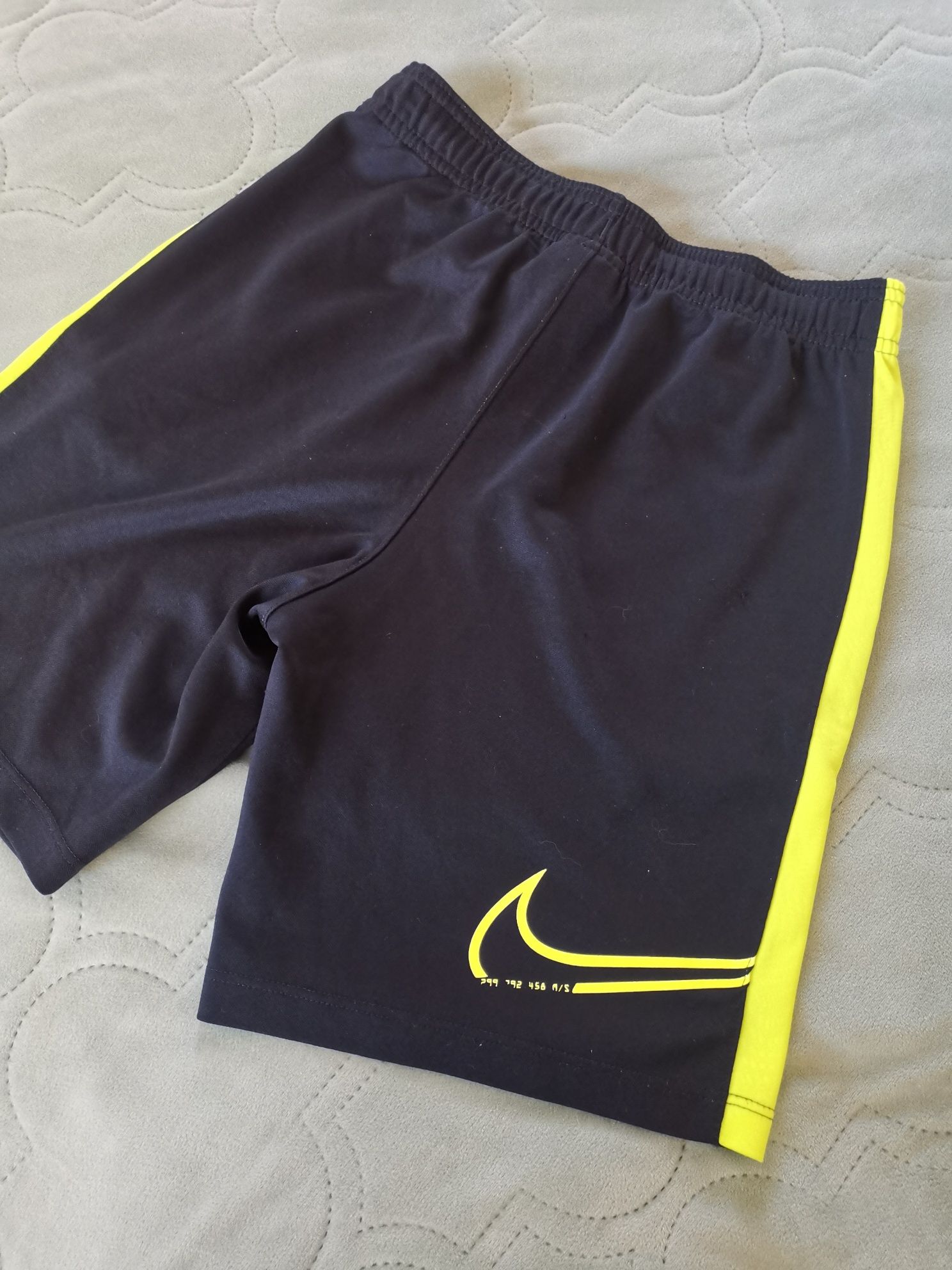Къси панталонки nike, adidas