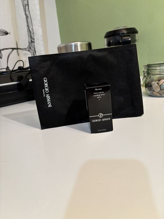 Фон дьо тен флуид  Giorgio Armani SPF 15