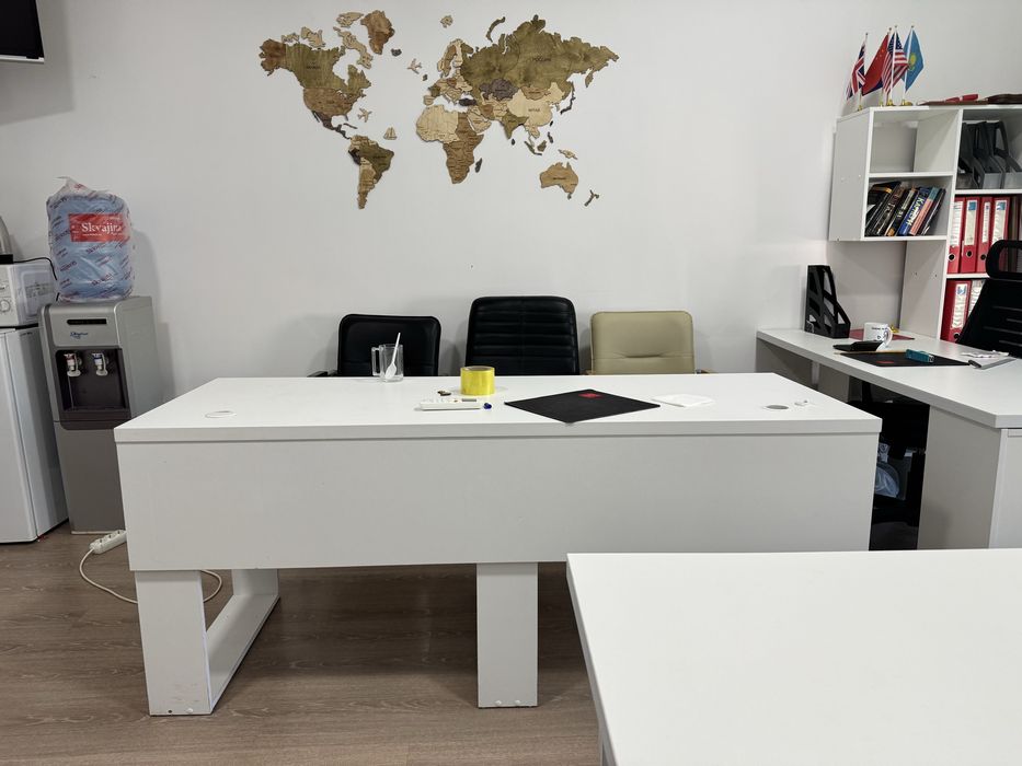 Офисная мебель, столы стулья, шкаф