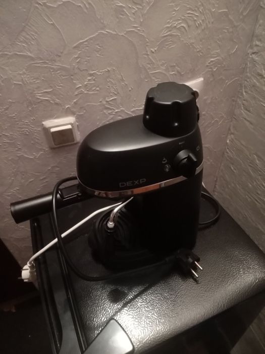 DEXP Кофеварка EM-900