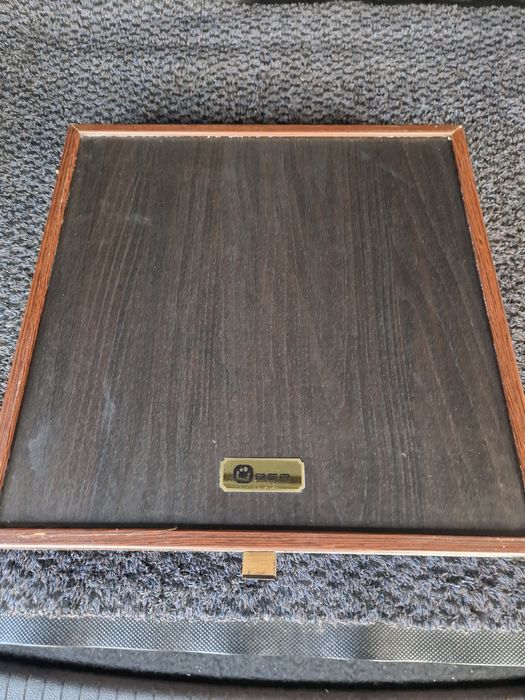 Joc de șah,  model deosebit, figurine metalice