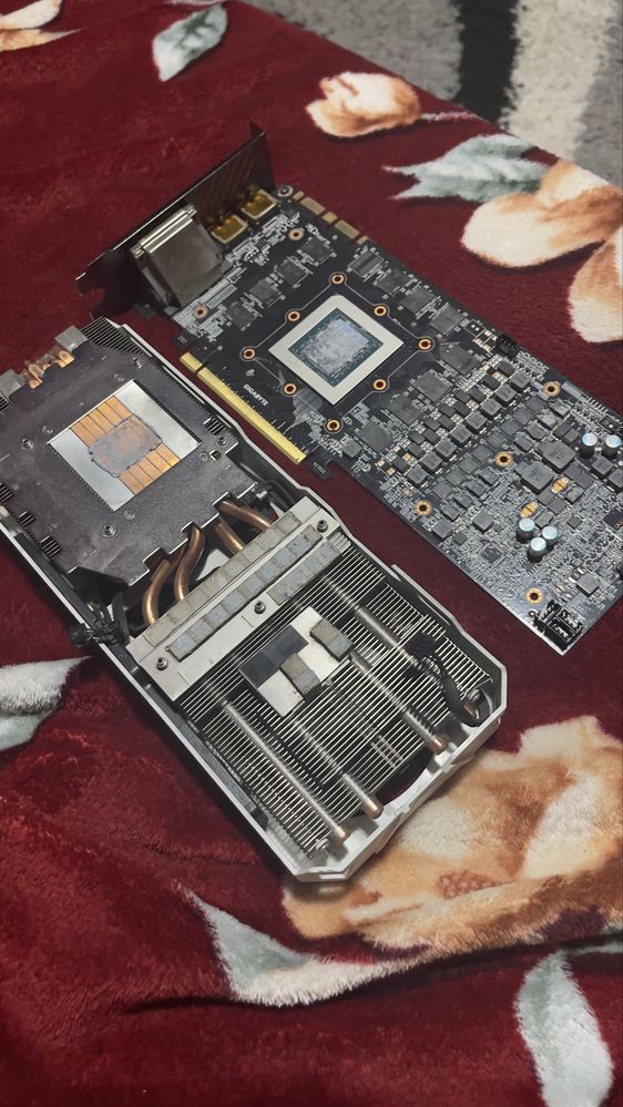 Vand gtx 1080ti pentru piese