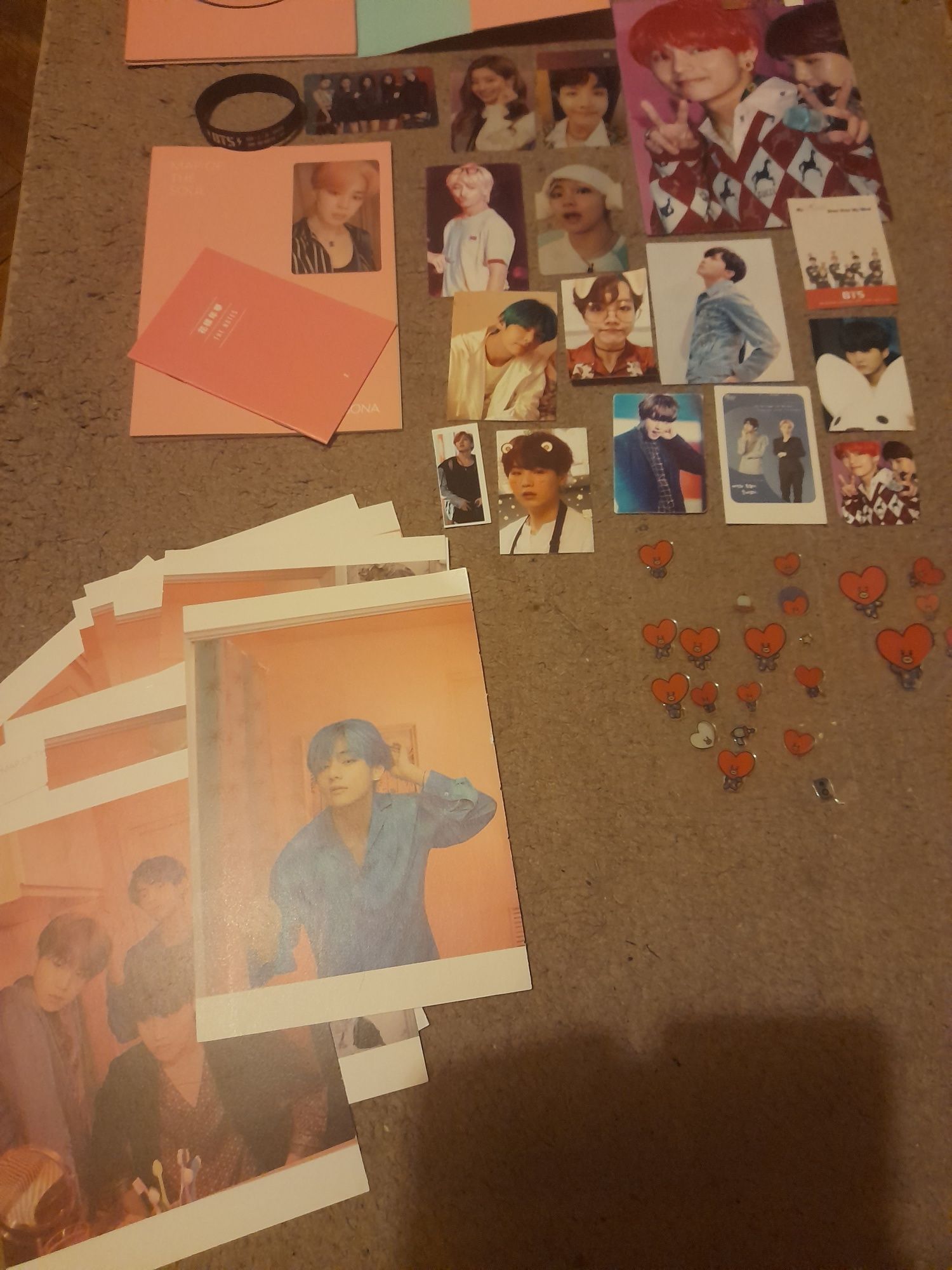 Album BTS, bwl,photocarduri si poze ( 150 lei negociabil)