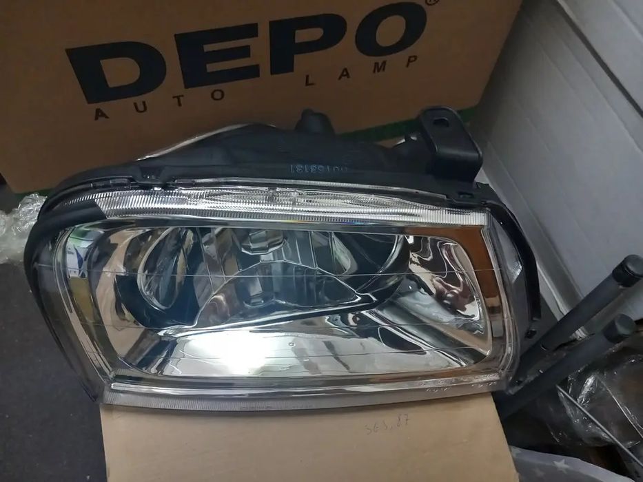 Far mitsubishi  l200 l 200 far nou piesa caroserie l 200 noua