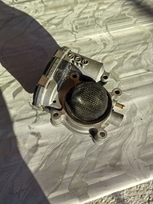 Продавам Дросел клапа
