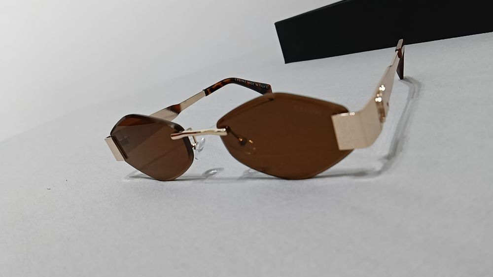 Ochelari de soare noi