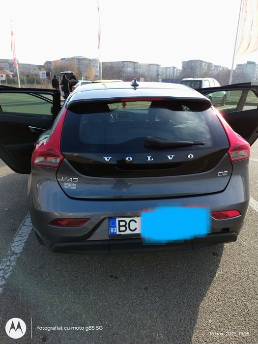 Vând Volvo V40  D2