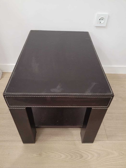 2 x Кожени странични масички с рафт