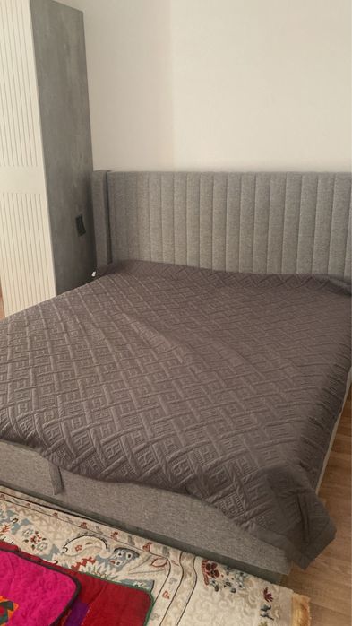 Продается двухспальная кровать с маирацом, производство белоруссия