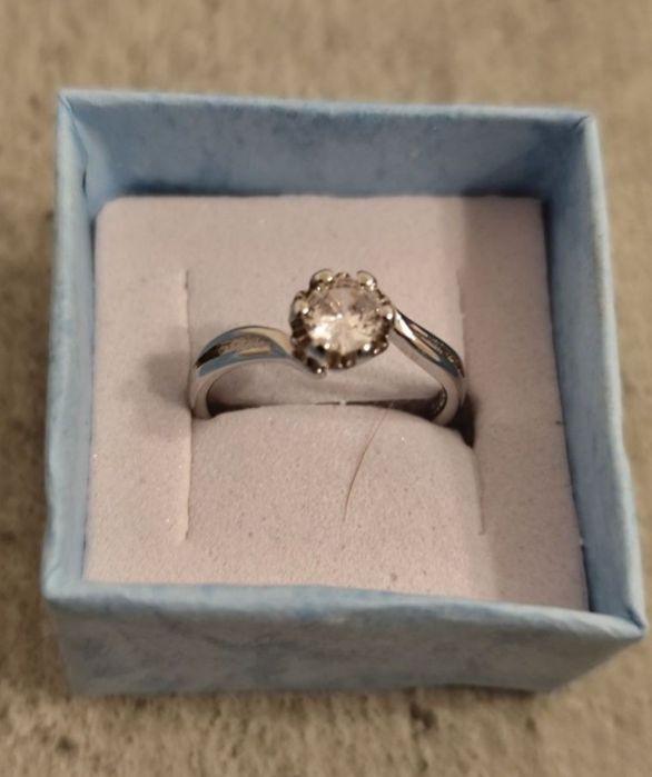 Inel de logodna placat cu argint cu cristale Zirconiu, reglabil!