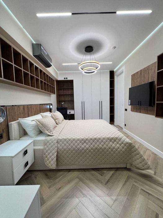 Сдается новостройка квартира возле метро Дружба Народов!